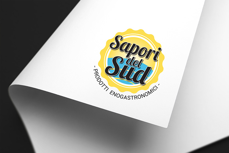 Realizzazione grafica Logo Sapori del Sud-Prodotti enogastronomici, il pittogramma rappresenta il sole giallo stilizzato con il mare ad onde azzurre su fondo bianco